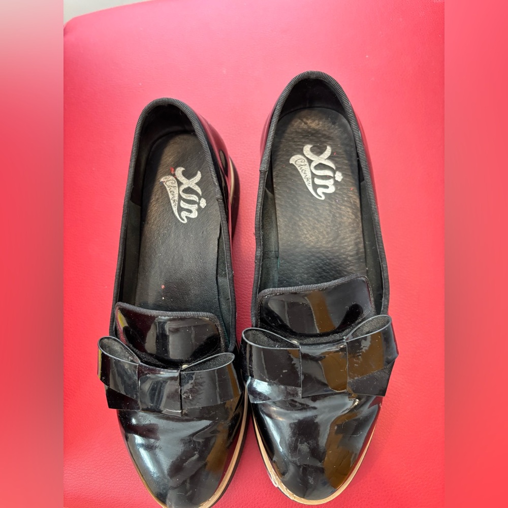 Xin Chonger Shiny Black Bow Flats